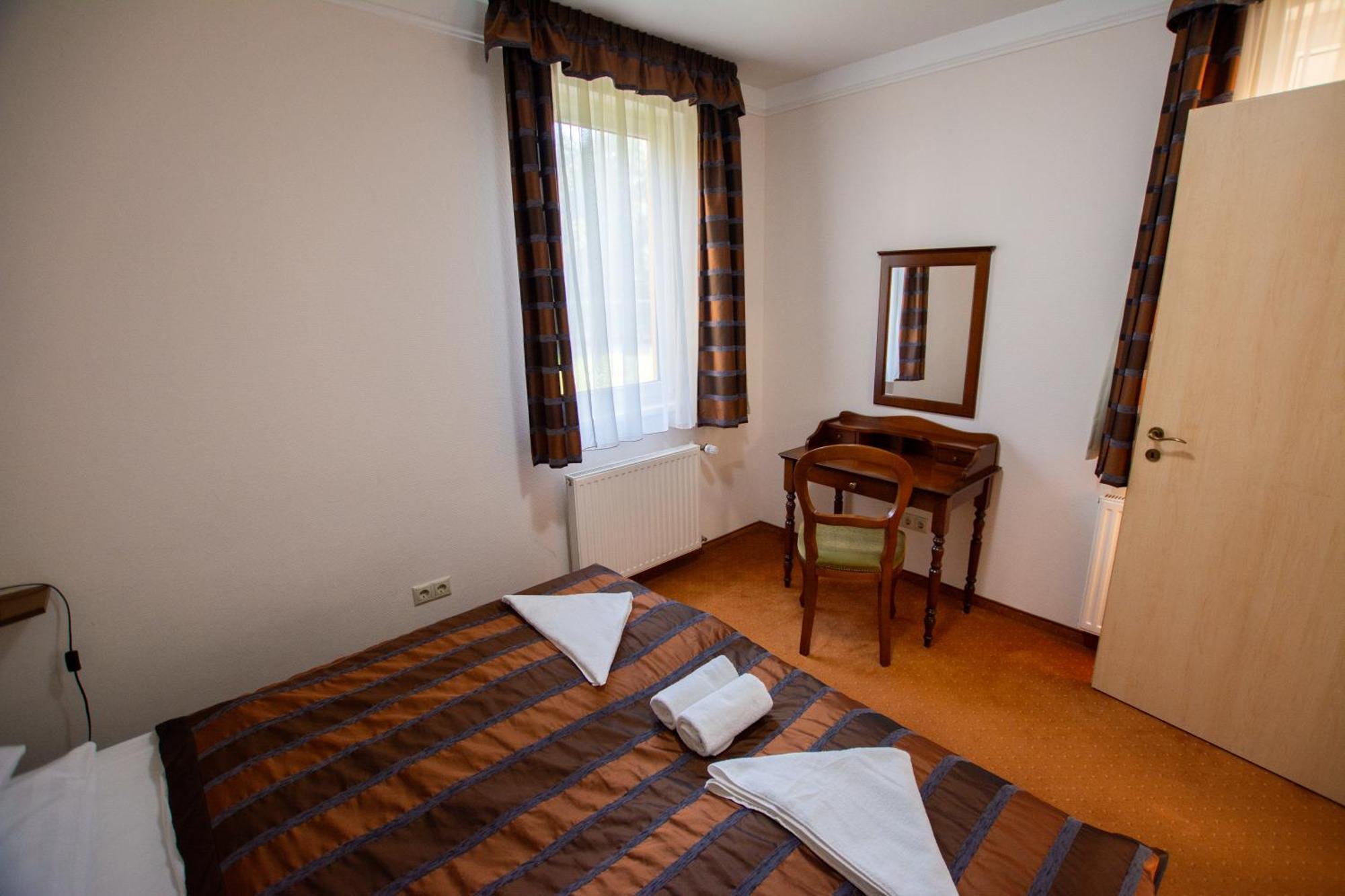 Bernadett Villa Apartman 3 Bük Esterno foto