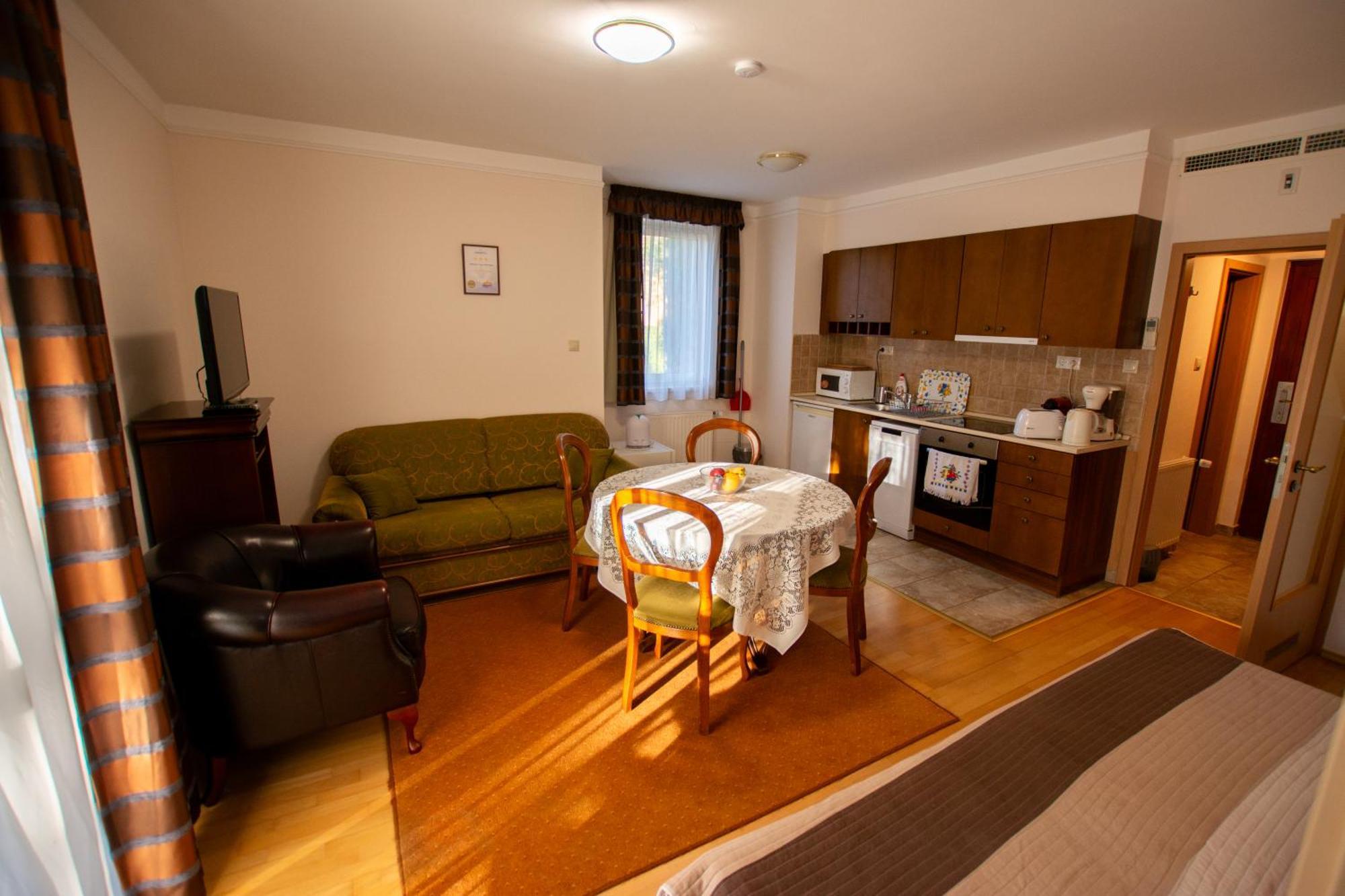 Bernadett Villa Apartman 3 Bük Esterno foto